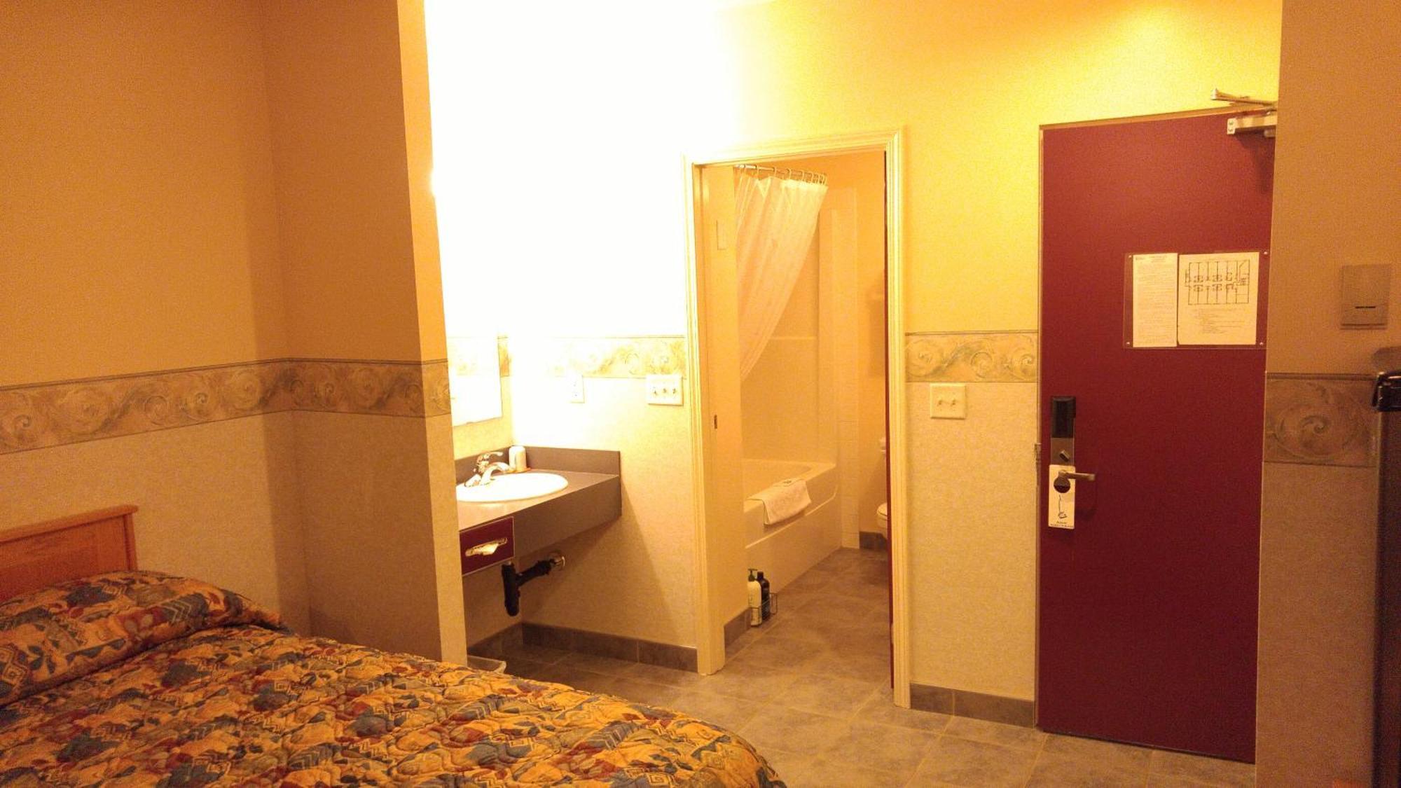 Crossfield Country Inn Room photo